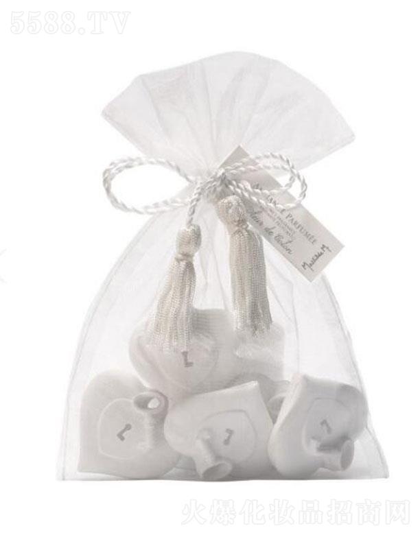 ������(�Ϻ�)Ʒ�ƹ����ɷ����޹�˾���Ϻ������� ���۠����֮�����ʯ��-����̖8���b