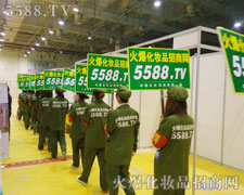 �𱬾Gɫ܊�b�������^��׷��������ֱǰ