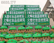 ����ľGɫ��M����չ���F��һ���������ľGɫ