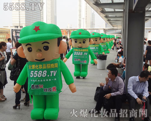 �𱬾W�ľ�Ӣ����Ŭ����ǰ