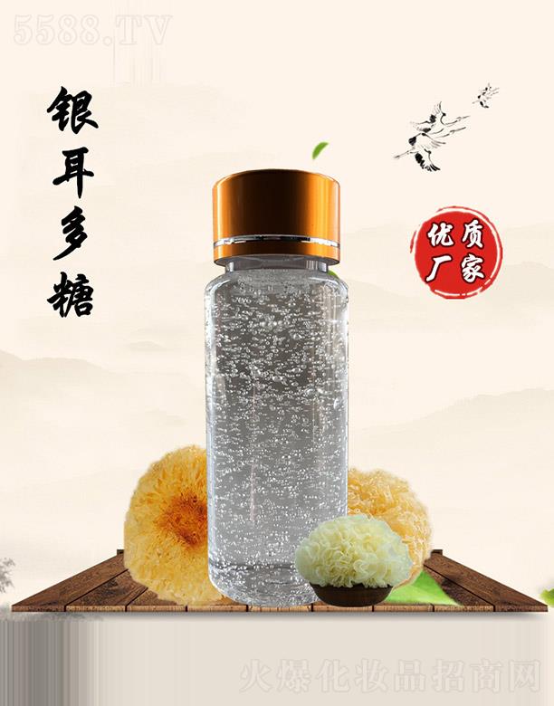 �������y������