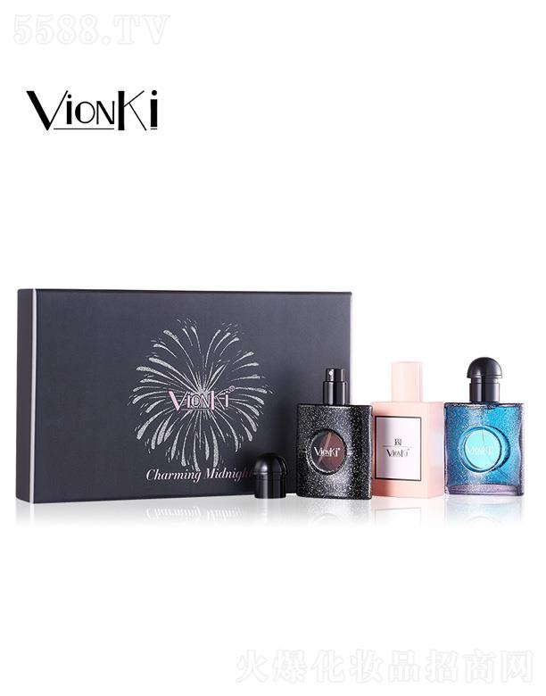 ޱ������ҹ����Ůʿ�������˵���ˮ