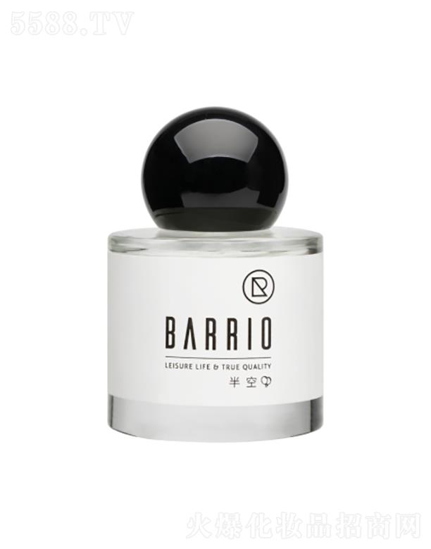 ����W���  �����