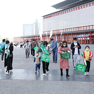 ���˵ĈԳ֣�͸¶�o�F����