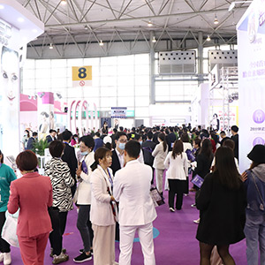 ���˵ĈԳ֣�͸¶�o�F����