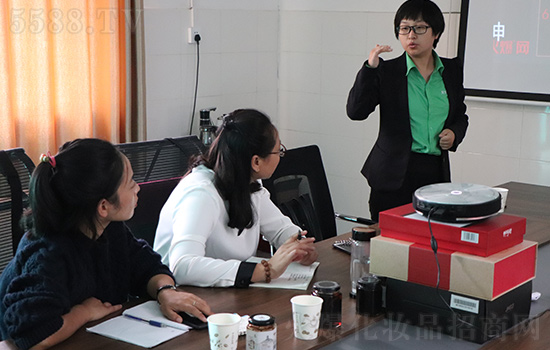 火爆網(wǎng)開展客戶培訓(xùn)服務(wù) 火爆網(wǎng)開展客戶培訓(xùn)服務(wù)