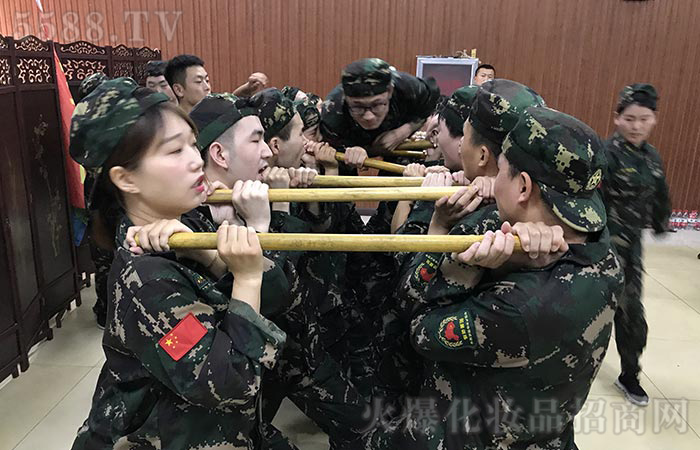 披荊斬棘的火爆精英 披荊斬棘的火爆精英