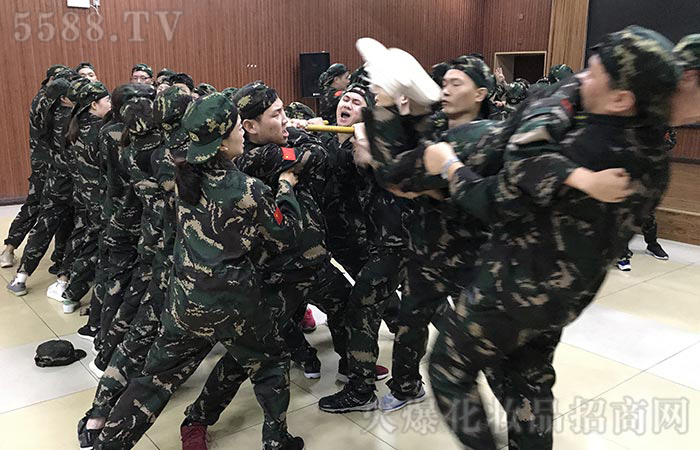 ���������������z��