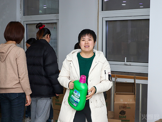 致愛三八女神節,火爆網派發女神專屬禮物 致愛三八女神節,火爆網派發女神專屬禮物