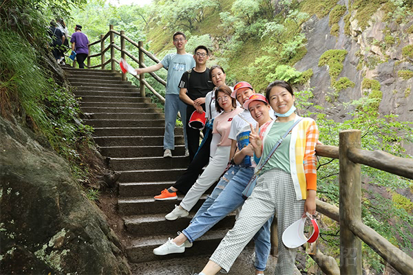 �����g�ɾ���Ʒ������W