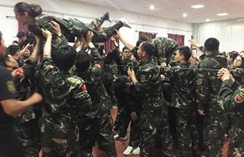 ֻ���B��ƴ�������ܳ�Խ���ң�