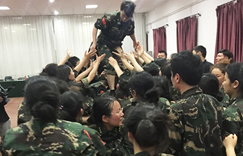 �Θ�ƥ�R�y��Խ�����˱��F���L�ǣ�