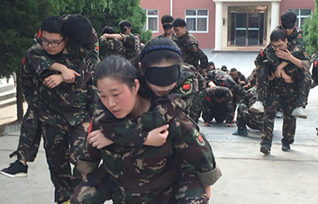 ��������ۣ���Փ�D�y�U�裬�Ҷ����վo������c��ͬ�У�