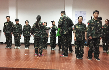 ���س��Z����Ը�����Լ��S�µđ��P�Z�ԣ�