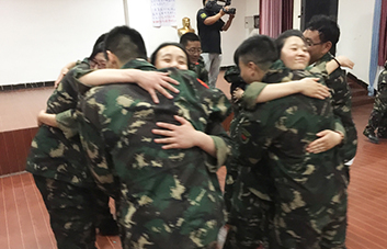 ���ڰl�F��߅������������߆݌��e�˵�ٝ��