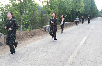 ���˵������ٴ�Ҳ��С���F꠵�������СҲ�Ǵ�