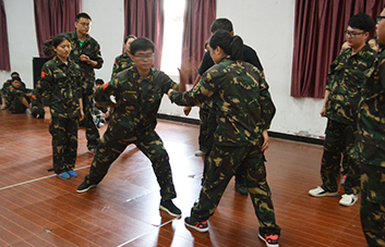 ���ľ�������s�u���𣻾۾����񣬞鼯�w���⣡